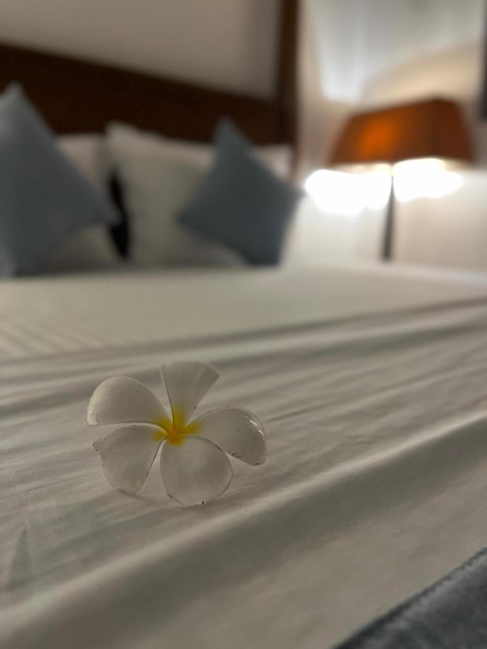 Beach Club Apartments Індурува Екстер'єр фото