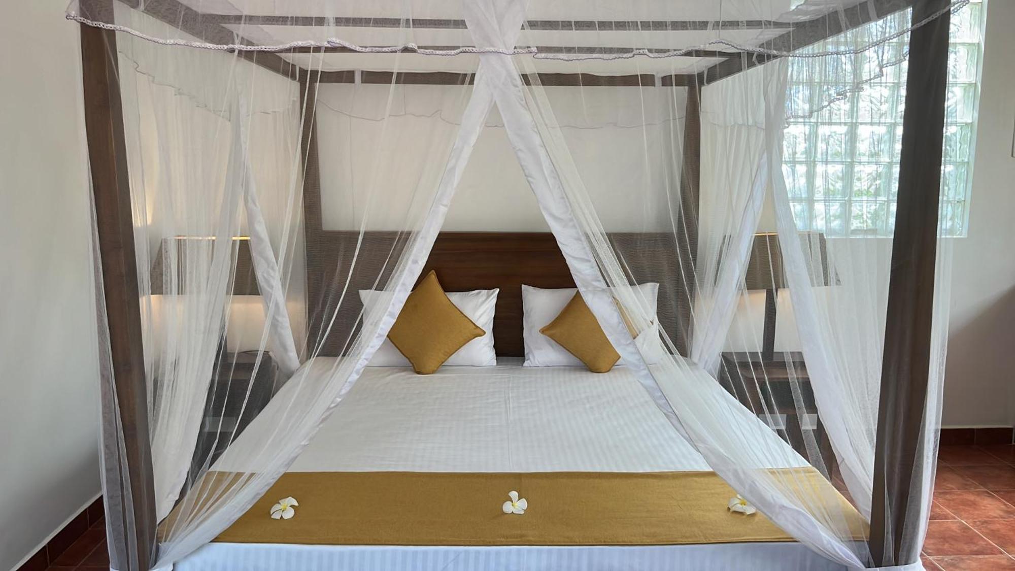 Beach Club Apartments Індурува Екстер'єр фото